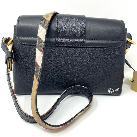Burberry small soft grain buckle crossbody bag - Picture 5 of 15